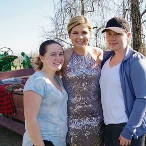 Meet your Posher, Tauna